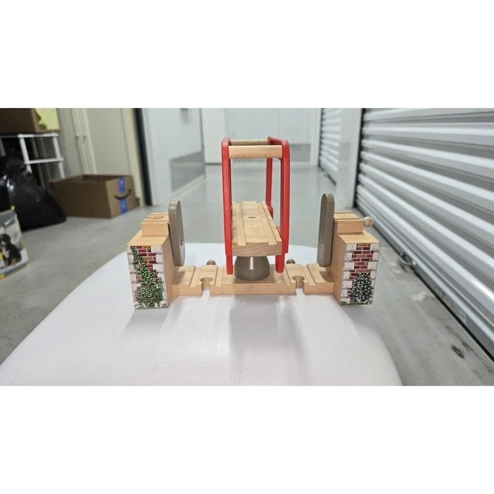 Suddery Swing Bridge & Ascending Track Thomas & Friends Wooden Railway LC99386